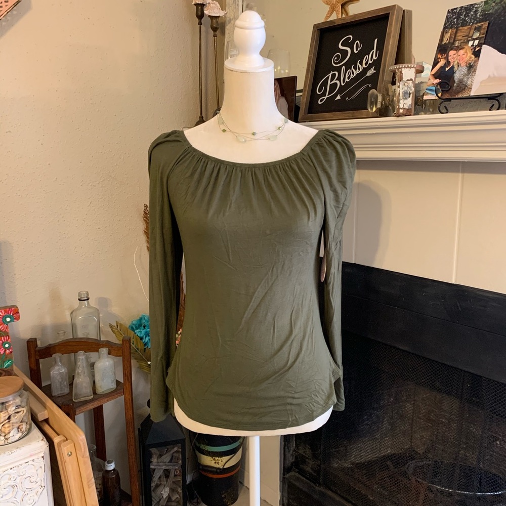 NWT - Full Circle Trends Shirt (B9)